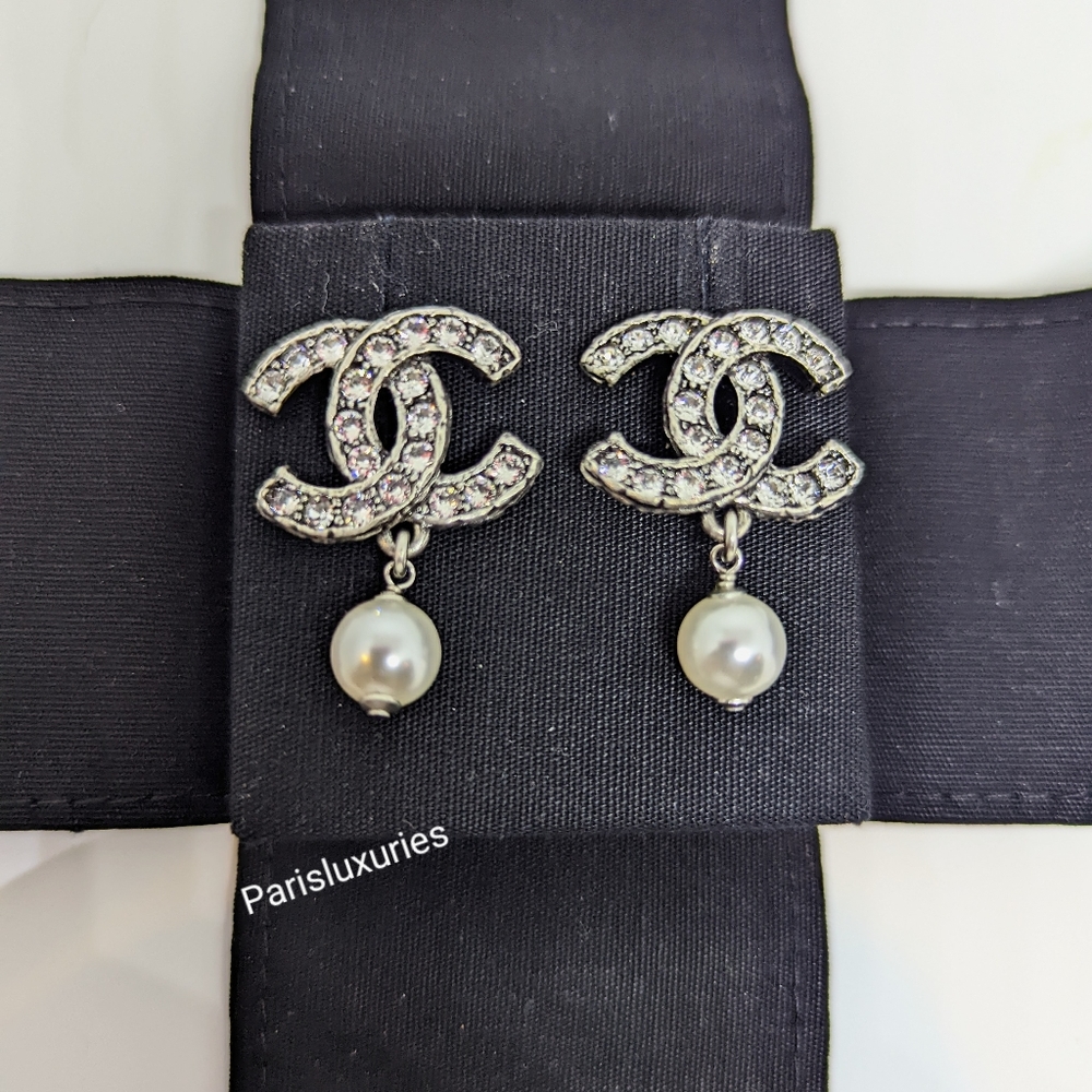 CHANEL Brand New Gunmetal Silver Large CC Crystals Pearl Dangle